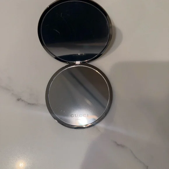 New Gucci Silver Flora Compact Mirror - Picture 7 of 12